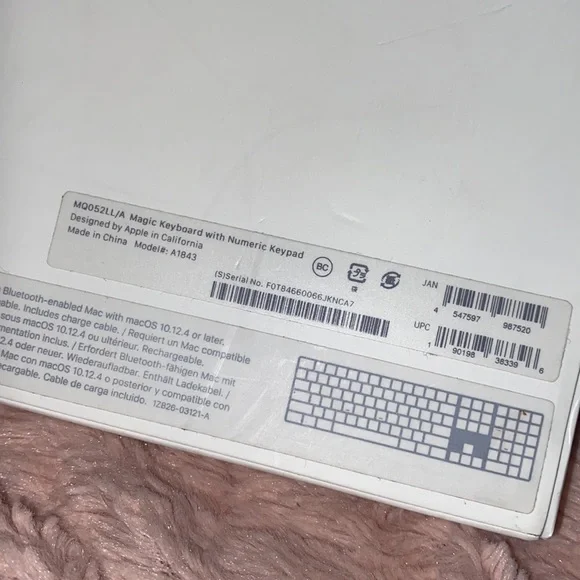 APPLE Magic Keyboard - Picture 3 of 6